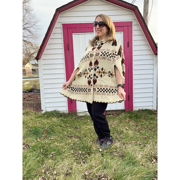 1970s vintage knit cape, poncho, sweater cape, S/M/L - Picture 1 of 9